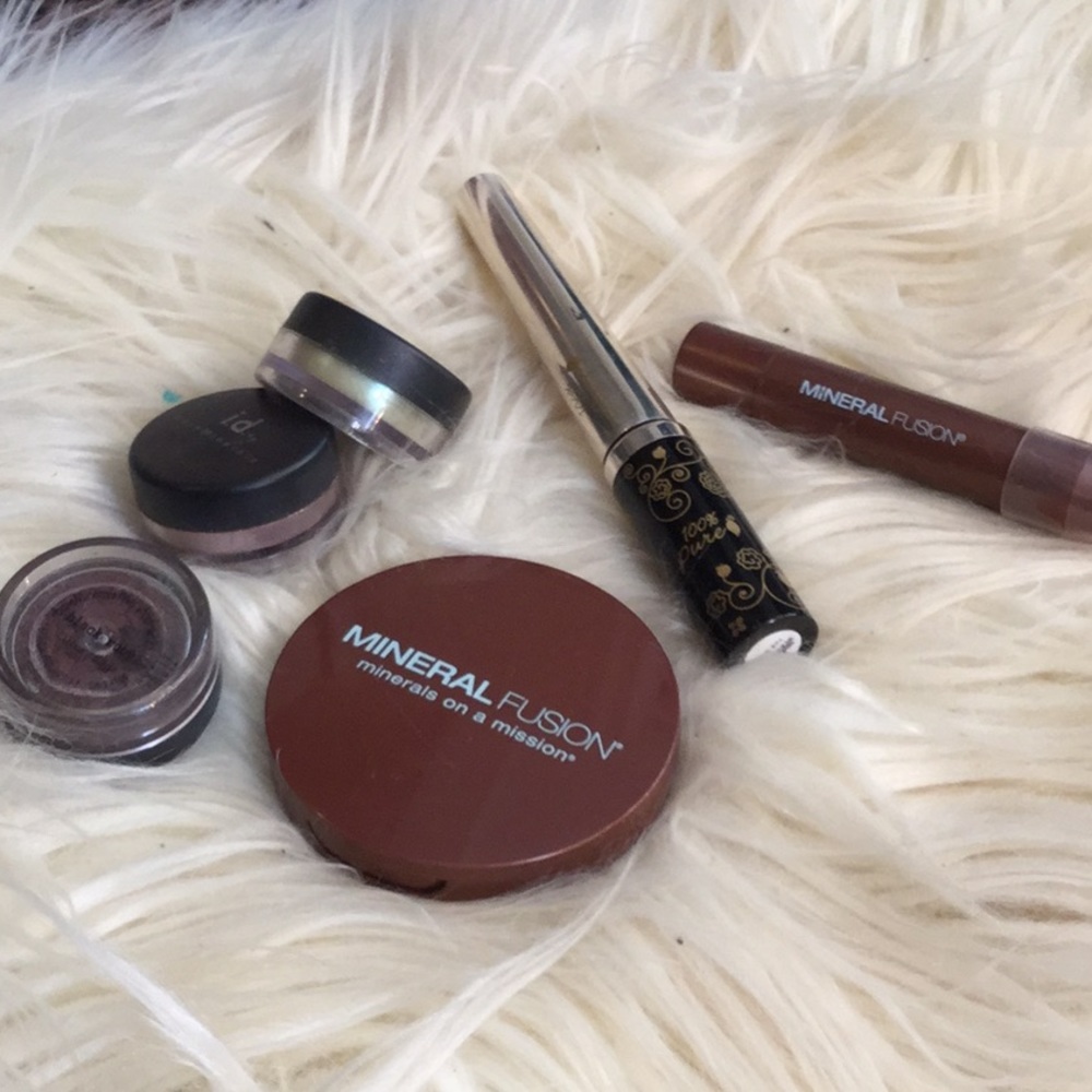 All natural clean makeup lot